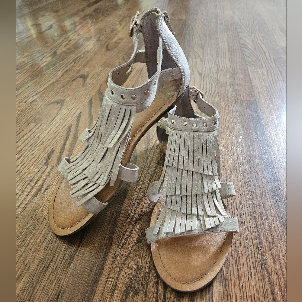 Fergalicuous by Fergie sandal